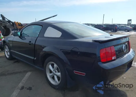 2009 Ford Mustang V6/V6 Premium from USA, damaged, VIN 1ZVHT80N995110465